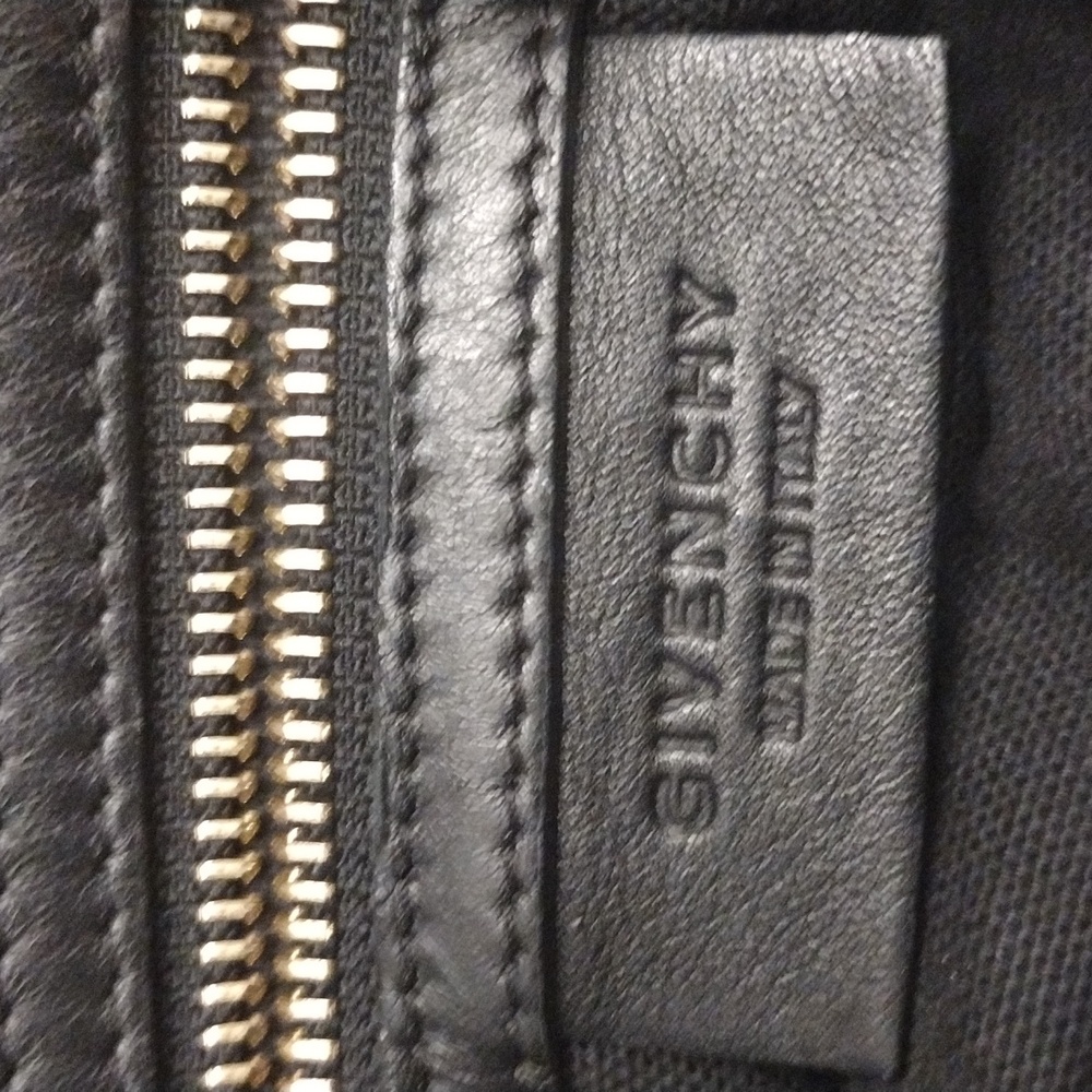 Givenchy Purse Black -  Authentic Handbag EUC bag - Picture 17 of 17